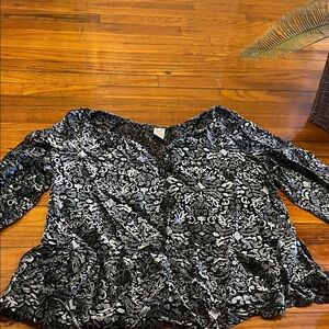 Faded Glory Black and White Patterned Blouse